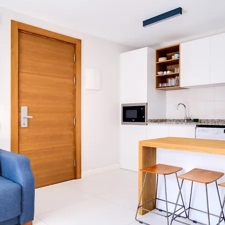 Appartement With Balcony Shared Pool 5 Min To Beach *